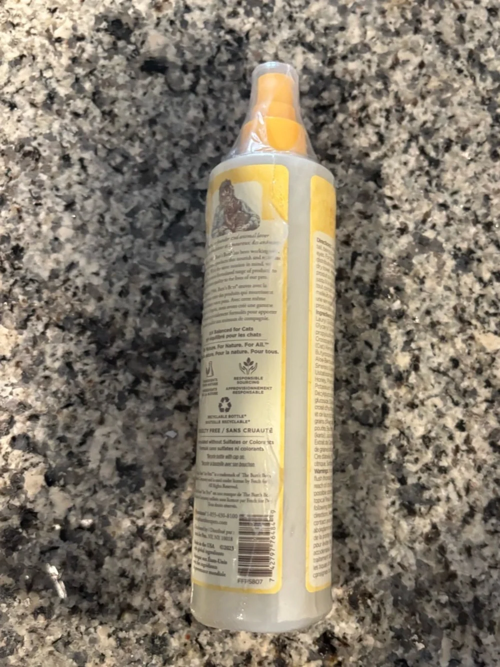 Burt’s Bees Allergen Dander Spray for Cats and Pets
